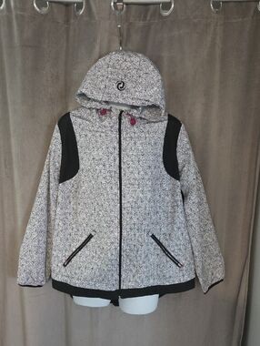 1x Active Zone Hooded Utility Jacket in White and Black Print